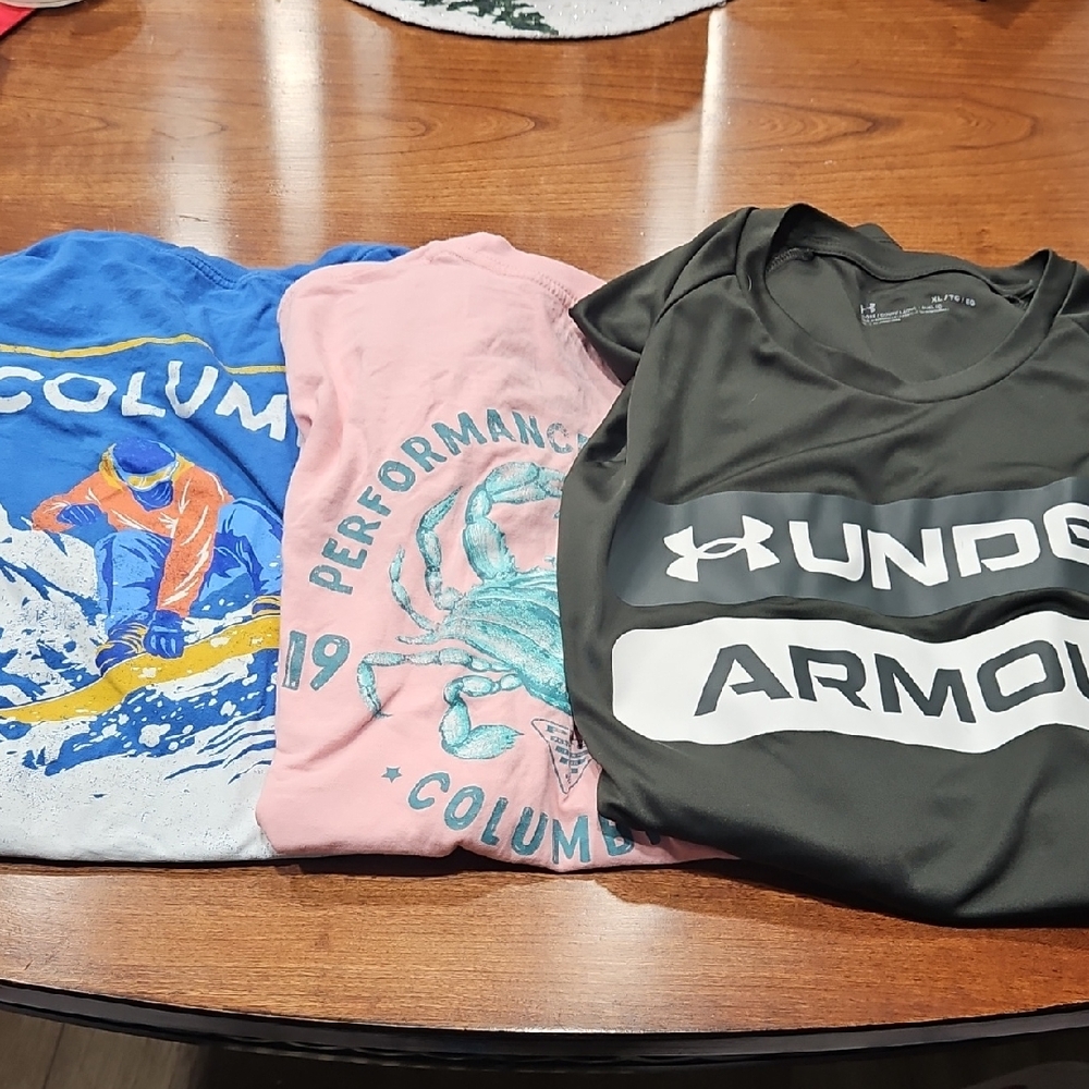 Under Armour And Columbia Graphic Tshirst